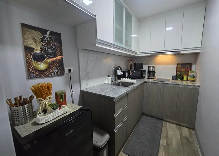 Gentry Manor Okada Westside Paranaque By Royale Prestige Le Maison * Manila
